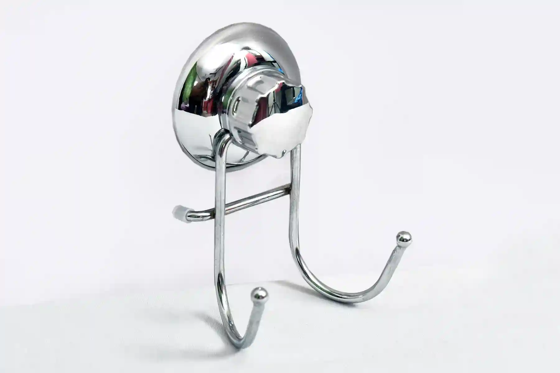 Bath Suction Hook in White/Metal