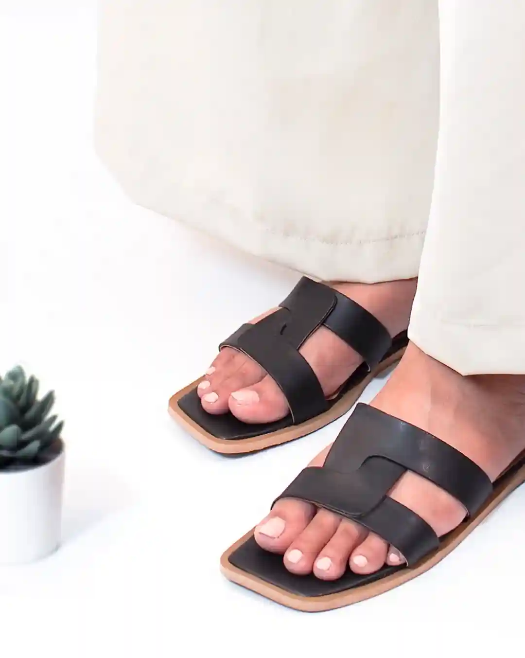 Hazel Black Flat For Women (Size - 35)