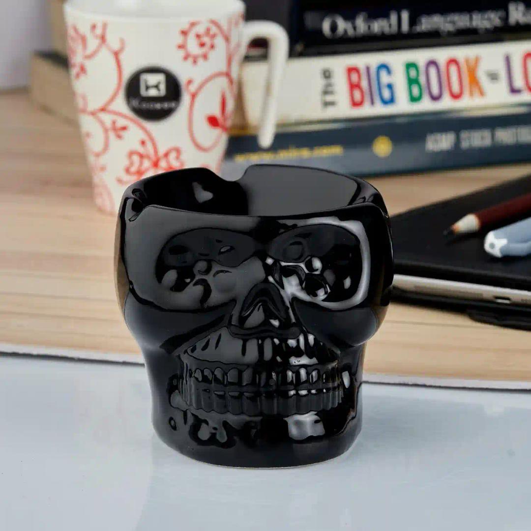 Kookee Groovy Ceramic Ashtray - Unique and Colorful Smoking Accessory with Retro Vibes - Funky Decor for Smokers and Collectors, Black Skull (10683)