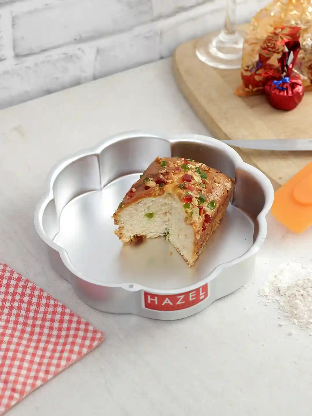HAZEL Aluminium Flower Shape Cake Mould, Silver, 7.5 Inch