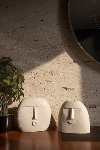 Smirk Vases